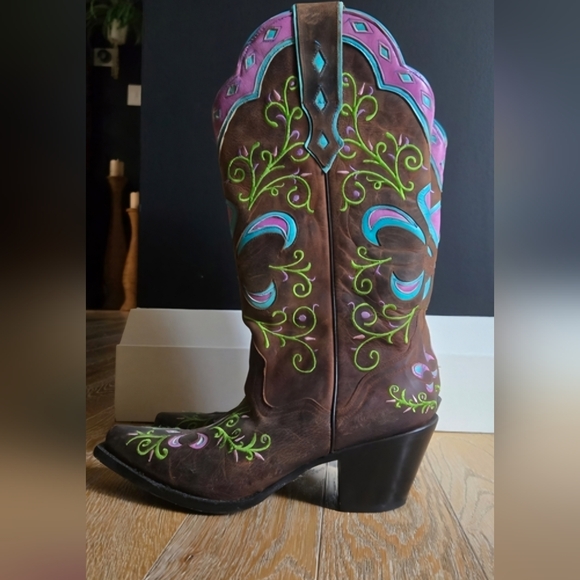 Sterling River Shoes - STERLING RIVER Embroidered Brown Heeled Cowboy Boots